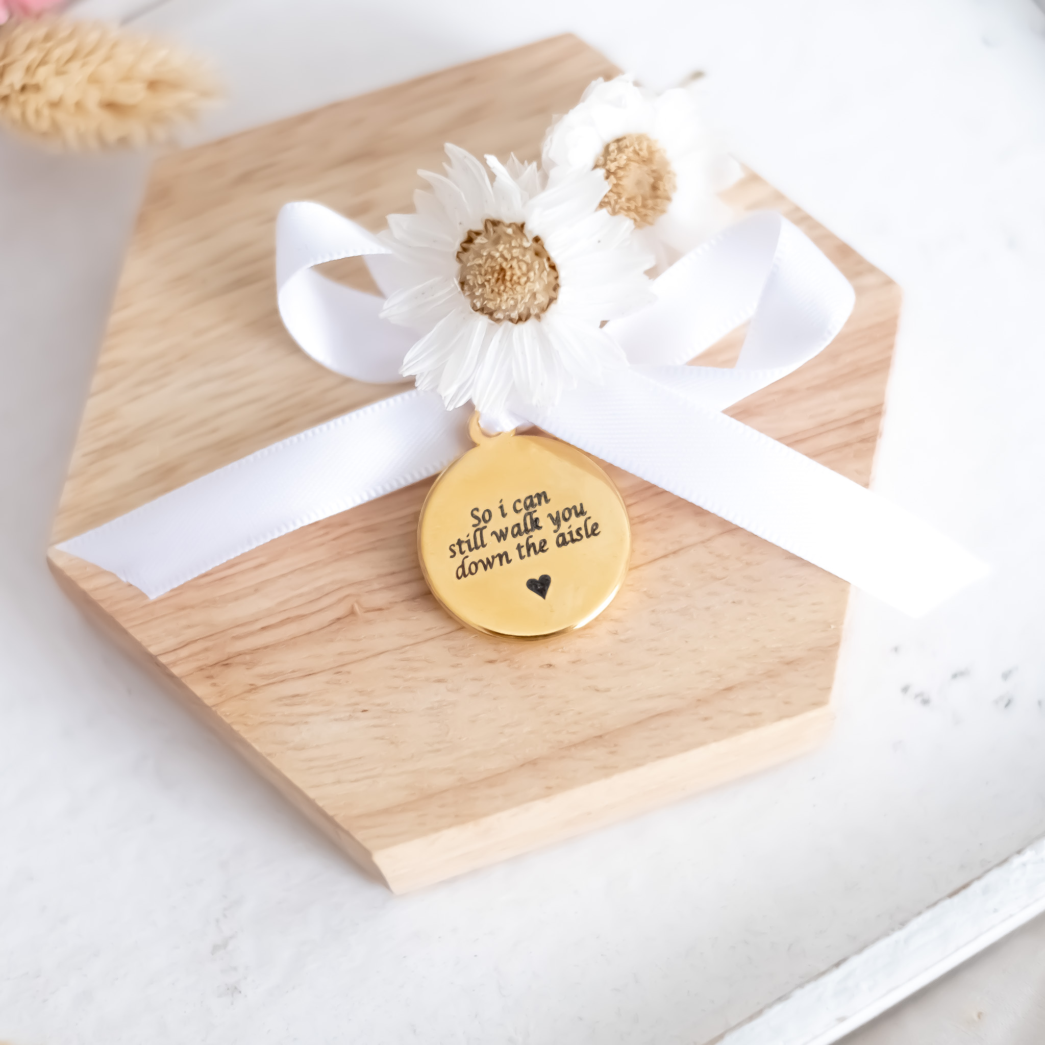 Bruidsboeket medaillon hanger gegraveerde bruidsboeket hanger medaillon met tekst of naam